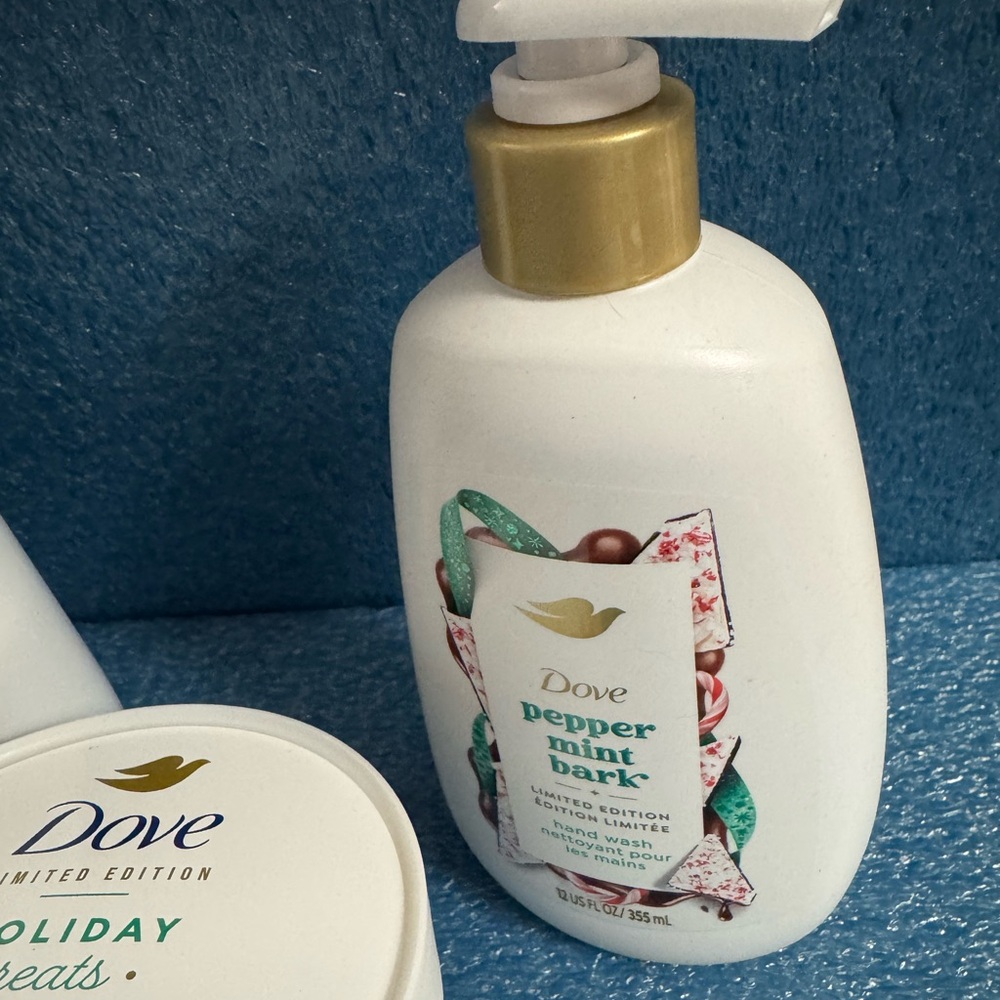 3 piece Dove Peppermint Bark Bath & Body Set - Body Wash, Body Scrub, Hand Soap - Picture 4 of 5